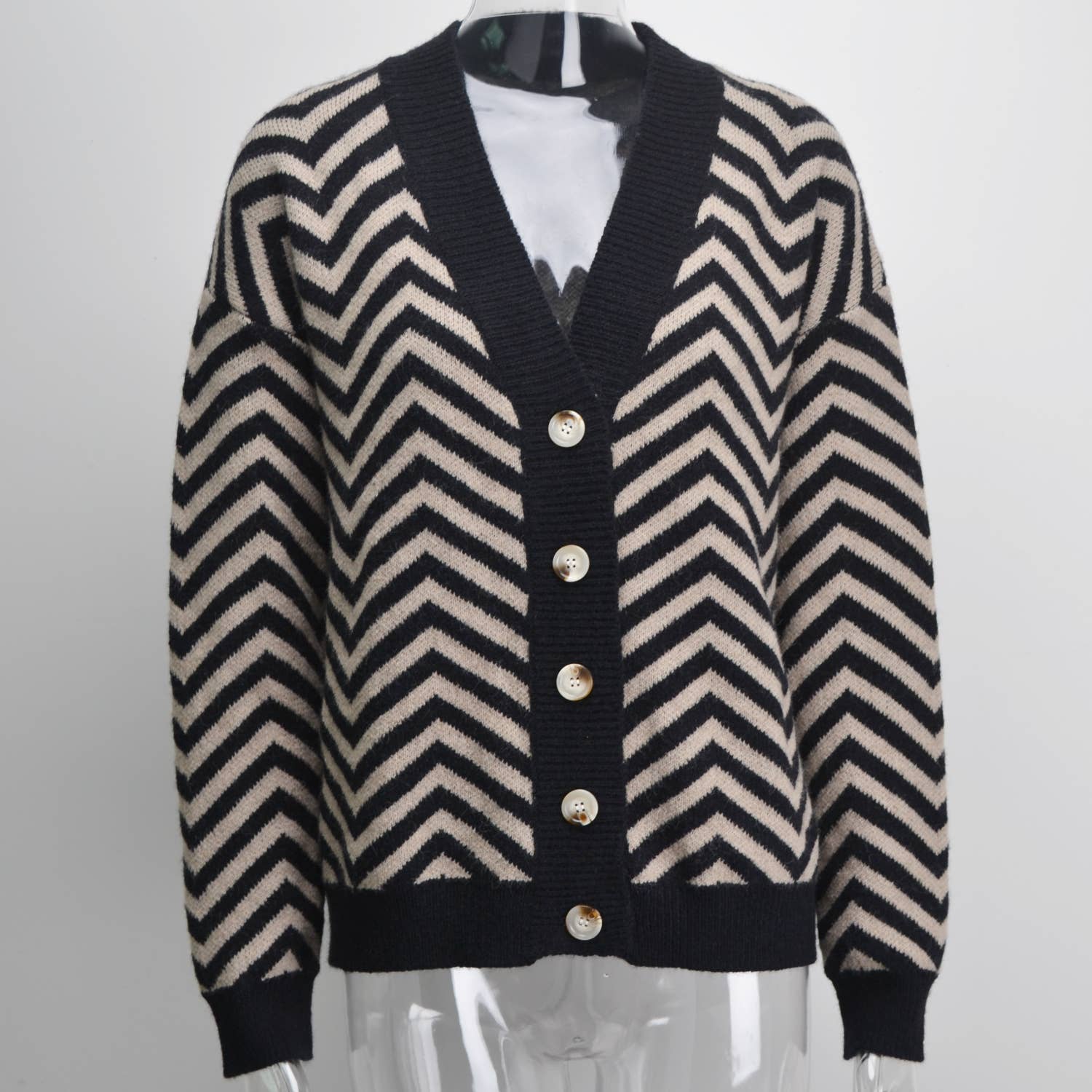 ZWART MULTI Opwarmbare gestreepte gebreide vesttrui met knoopsluiting voor groothandel op Faire0