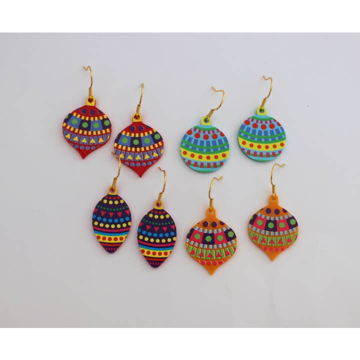 Brincos de Bola de Natal em Acrílico por atacado de Sweets & Pearls