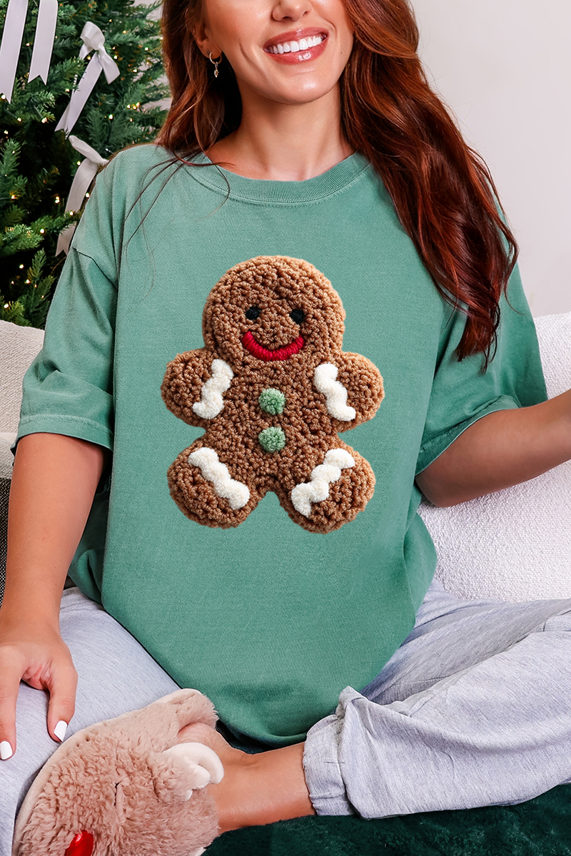 Wholesale Accessory Market - Wholesale Screen Printed T-Shirt - Women's - Faux Yarn Gingerbread Kisses Comfort Colors Adult Ring-Spun Cotton Tee1