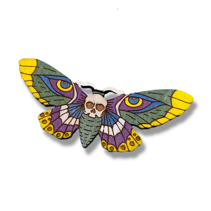 Ornement de papillon de mort en bois pour la vente par Brave Wimp