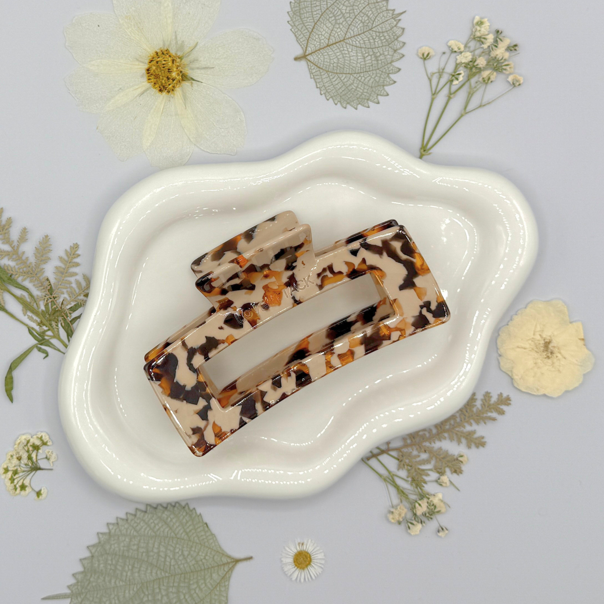 Love Attack - Wholesale Hair Clip - Women's - Aven Cellulose Acetate Hair Claw Clips53