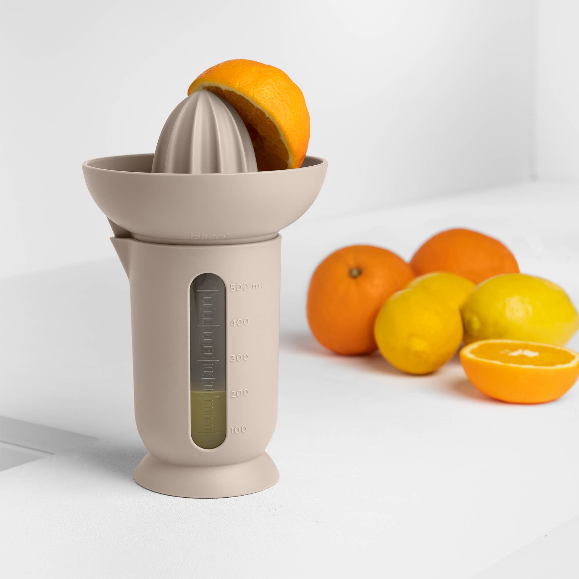 Blim Plus – Espremedor por atacado – Espremedor Ufo com jarra medidora de 500 ml3