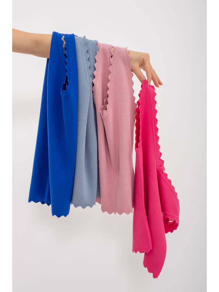 The Workshop Studio – wholesale Stickad topp - Dam – ÄRMLÖS TRÖJA MED KAMMUSSLINGSKANT STICKAD CROP TOP63