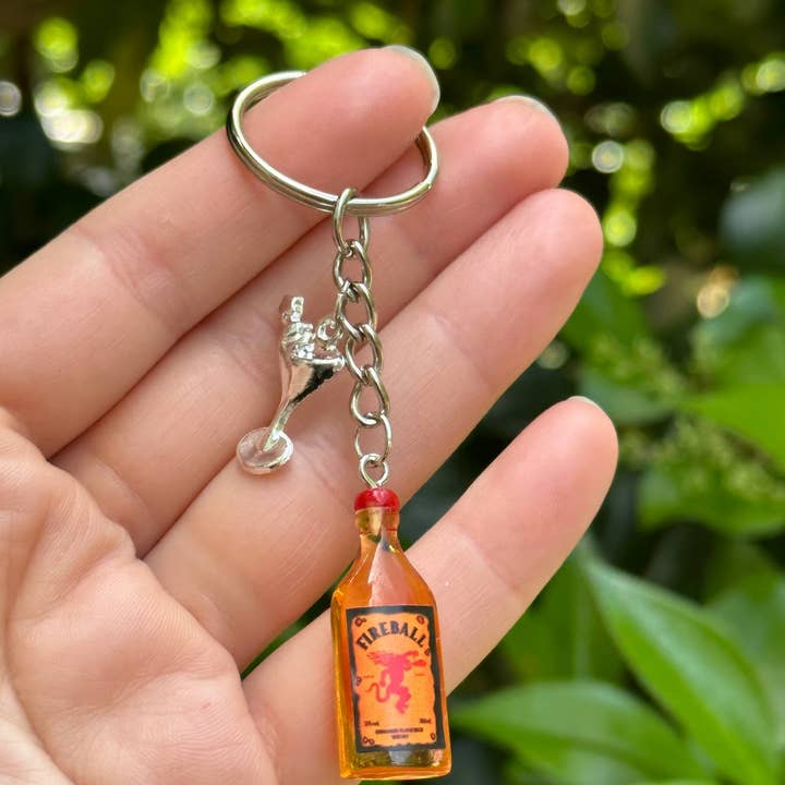 Arcfo Jewelry - Vente Porte-clés – unisexe - Porte-clés bouteille Fireball avec breloques cocktail argentées2
