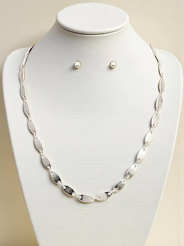 CONJUNTO DE COLLAR DE CADENA DE ESLABONES PLANOS OVALADOS para venta al por mayor de Andrea Bijoux