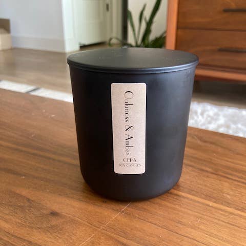 Oakmoss And Amber 8oz Soy Candle for wholesale by Cera Soy Candles