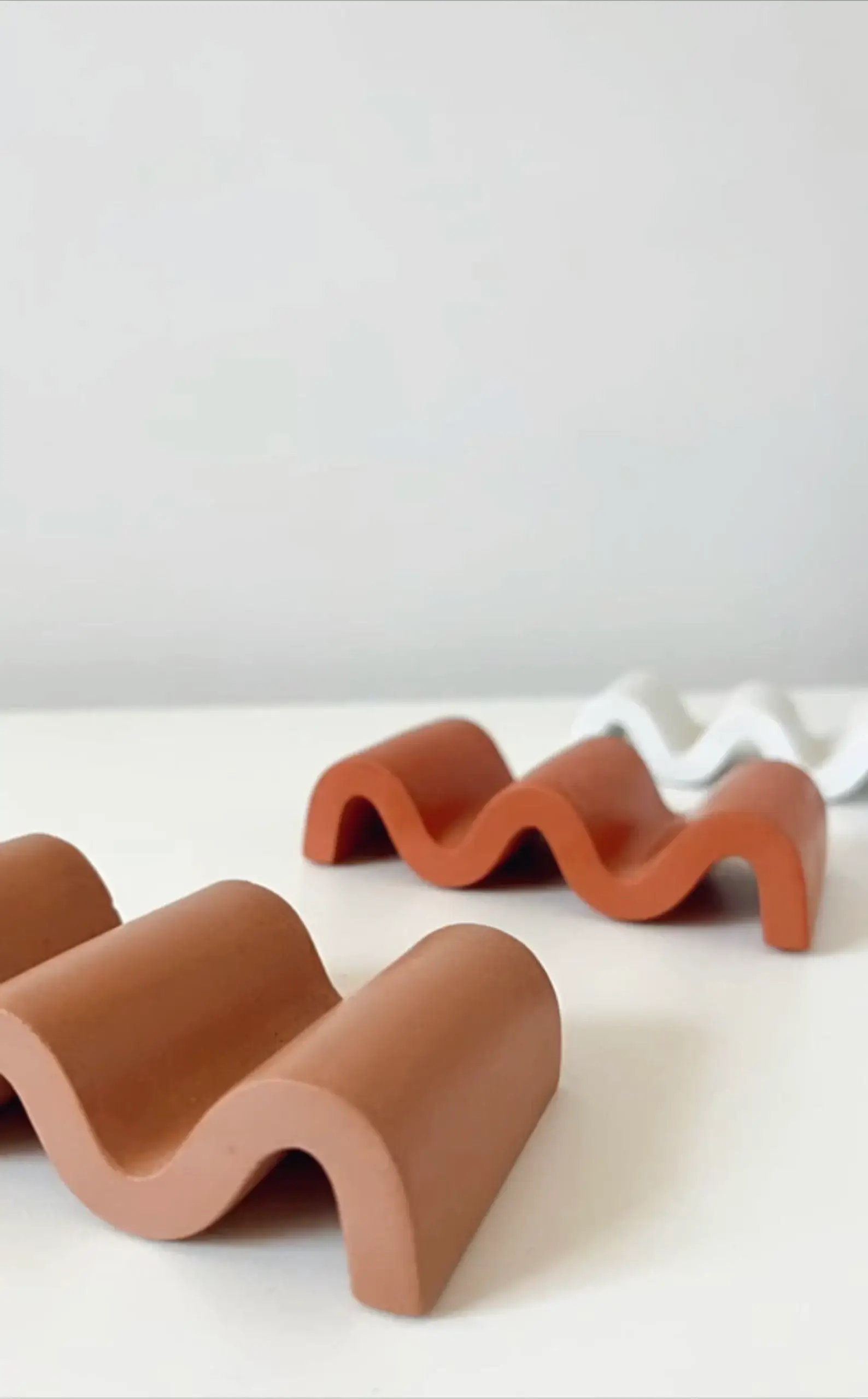 Dovekie & Finch - Wholesale Decorative Tray - Modern Wavy Tray10