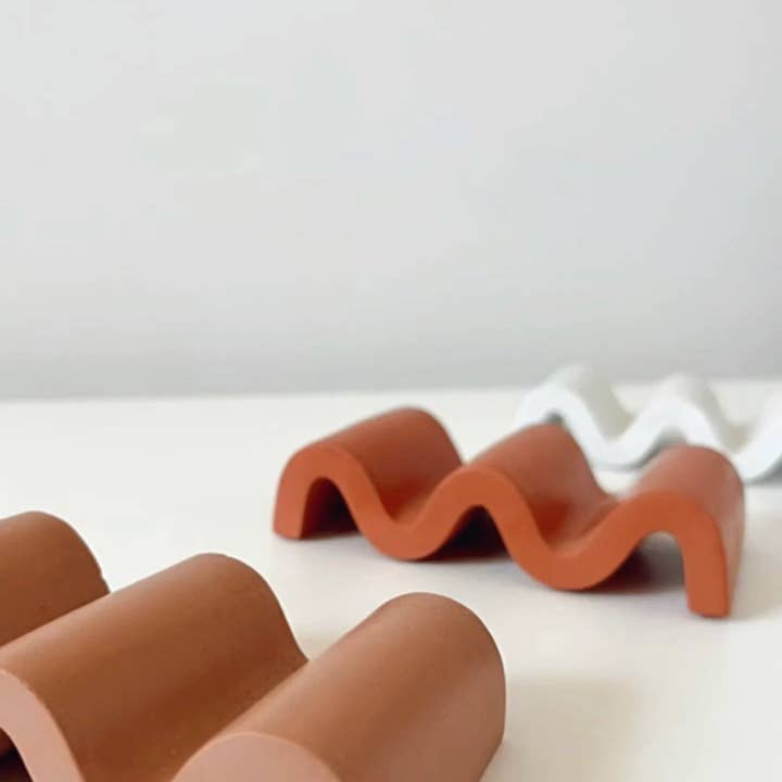 Dovekie & Finch - Wholesale Decorative Tray - Modern Wavy Tray10