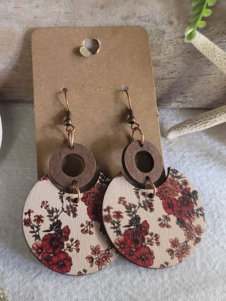 boucle d'oreille en bois rose pour la vente par susurros de madera