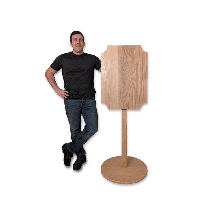 Placa expositora de roble rojo con soporte, placa de 30 x 22 pulgadas, 60 pulgadas de alto para venta al por mayor de Wild Woodworker