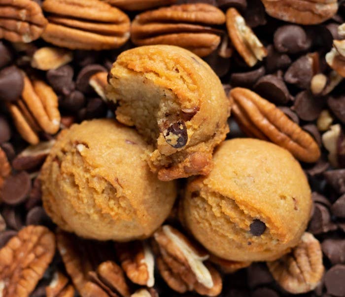 ChipMonk Baking - Vente Biscuits - Biscuits Keto aux pépites de chocolat6