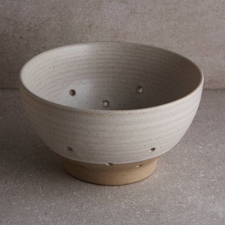 Colander for wholesale by Goodies