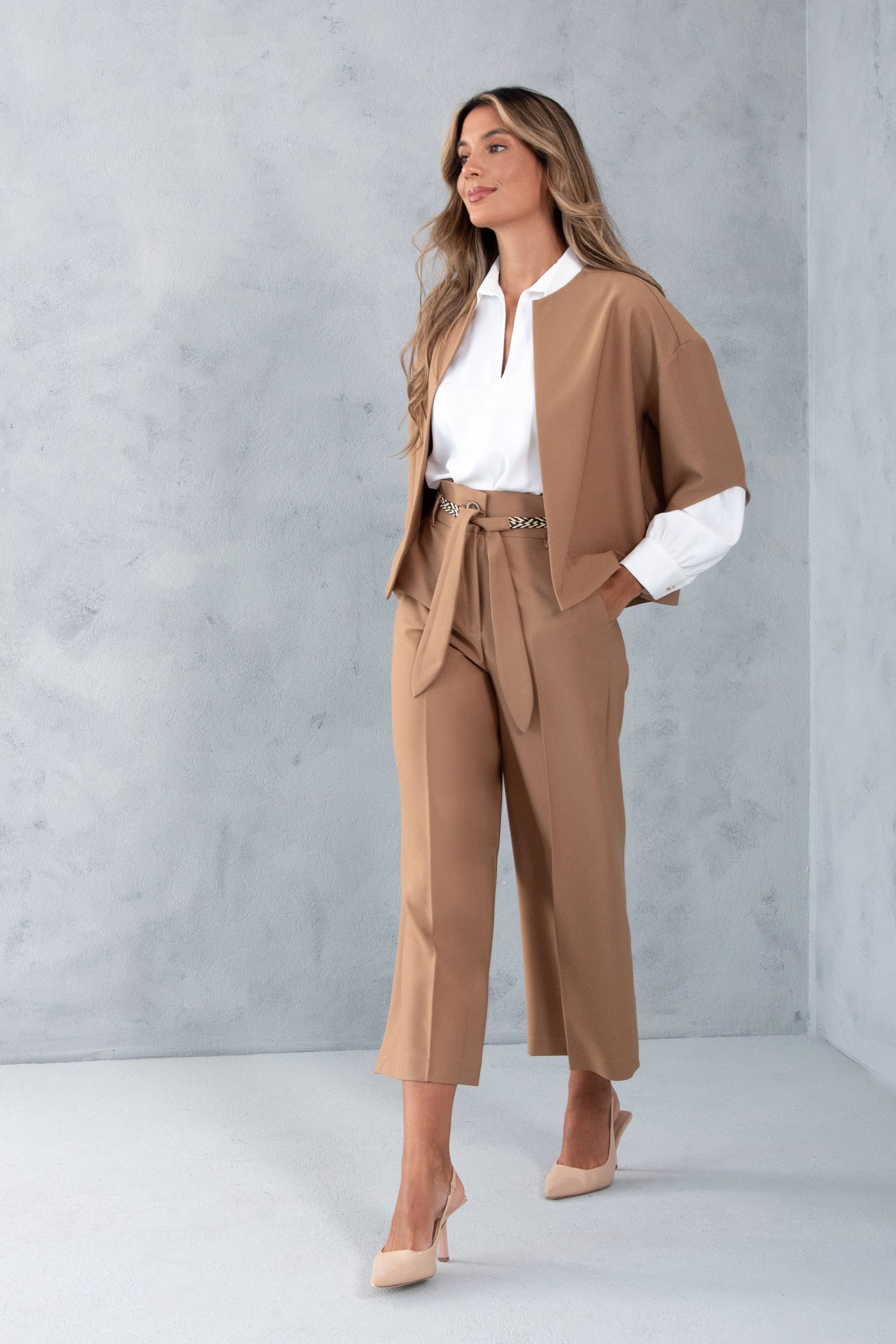 FERRACHE - Vendita all'ingrosso Pantalone - Donna - Pantaloni fluidi a vita alta con cintura 104333