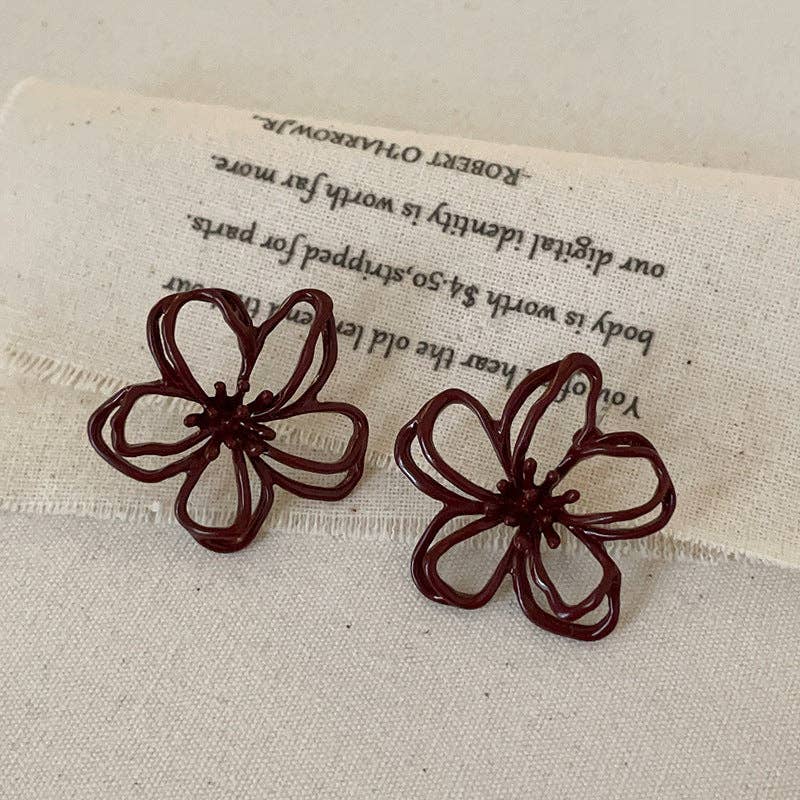 Rosso Orecchino a Perno con Fiore Intagliato Elegante DP25F797 in vendita all'ingrosso su Faire4