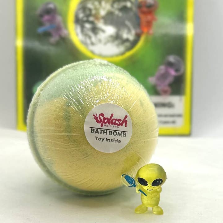 Alien toy inside Bathbomb for wholesale by Splash Bath Lab