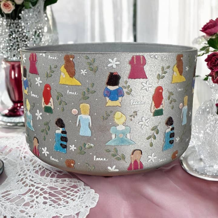 Mooi & Gepolijst ZILVER - 3D Siliconen Bekerhoes voor wholesale door Olive Lane Accessories