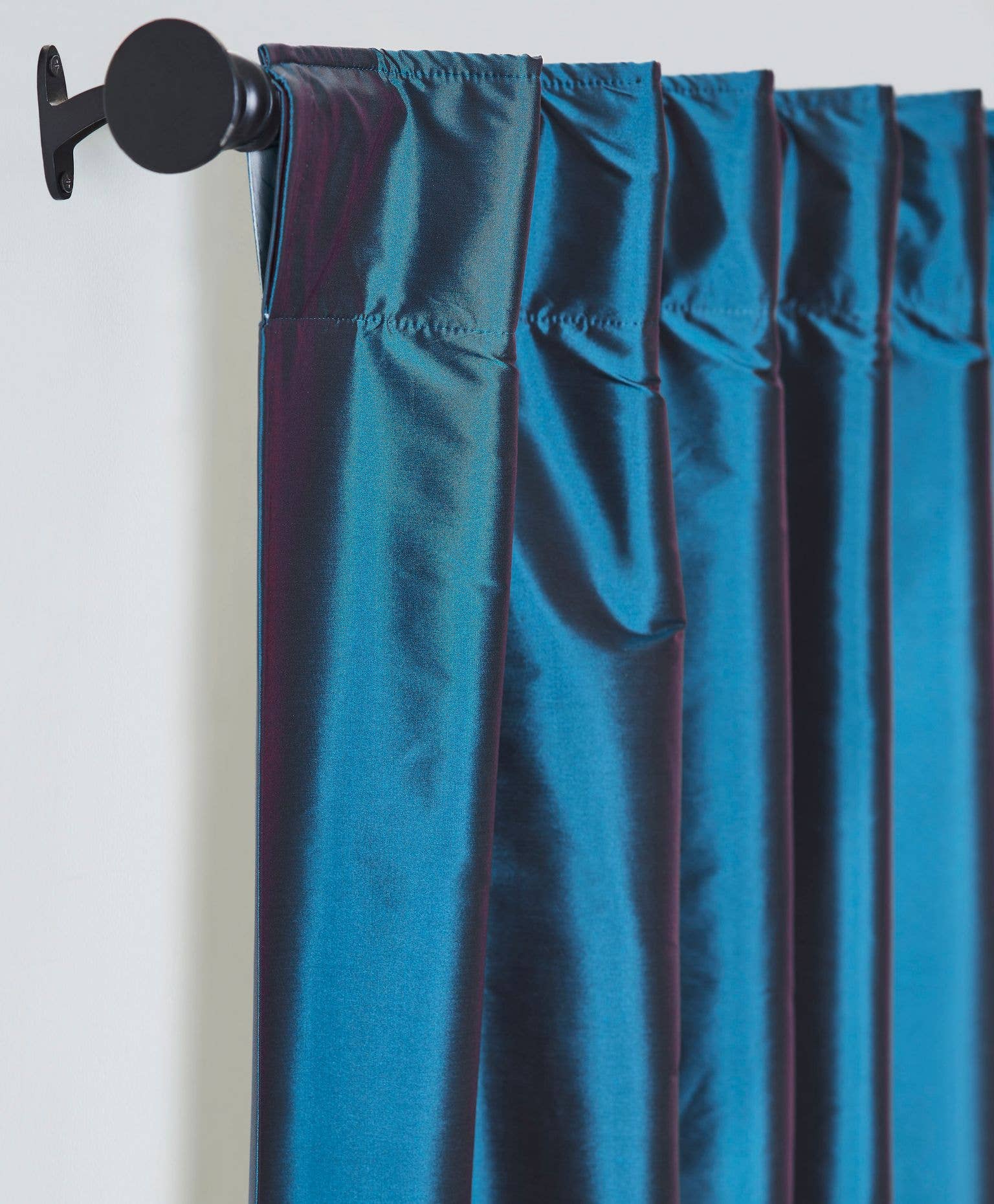 Seafoam azul Cortina Taffetta de Seda Sólida Valência, Azul Seafoam para venda a revendedores na Faire1