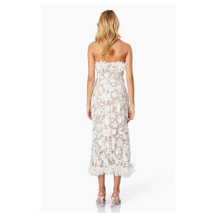 Productseeker - Vente Robe – femme - Robe d'été élégante en maille avec broderie 3D et bustier tube1