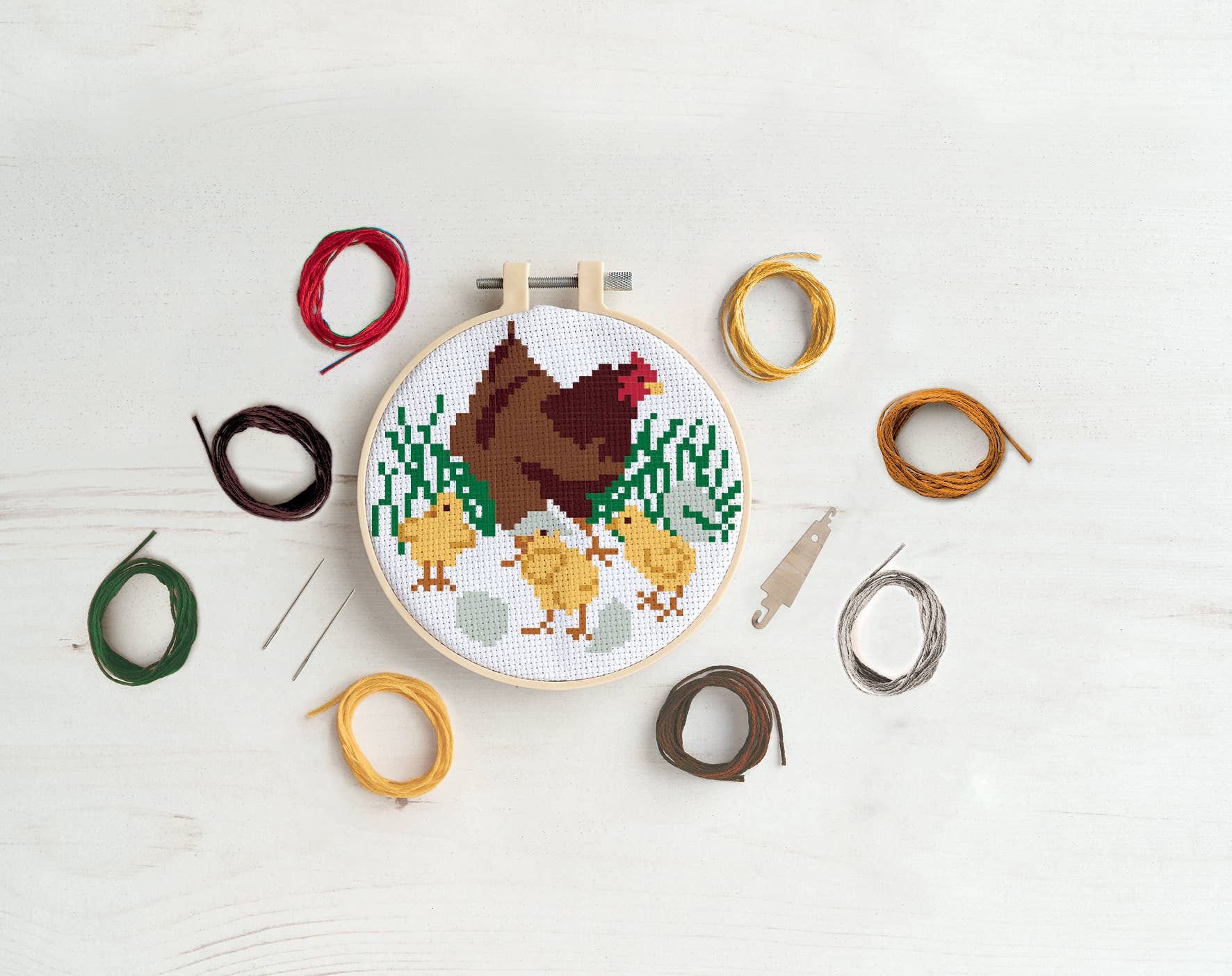 West Design Products – wholesale Material för broderi/korsstygn – Gör helt enkelt korsstygnshantverkssats - Mother Hen Design1