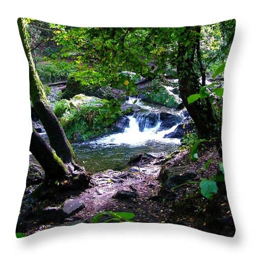 'RETRATO DE UM CÓRREGO' TRAVESSEIRO por atacado de sorayadapuzzostore