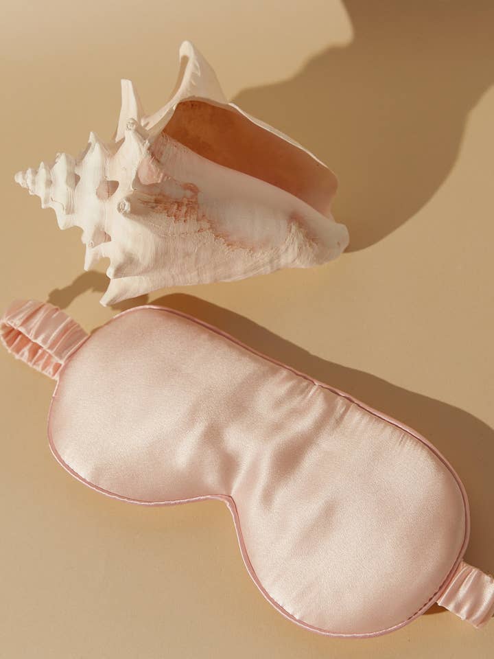 100% Silk Mulberry Silk Eye Mask for wholesale by Marcheduluxe