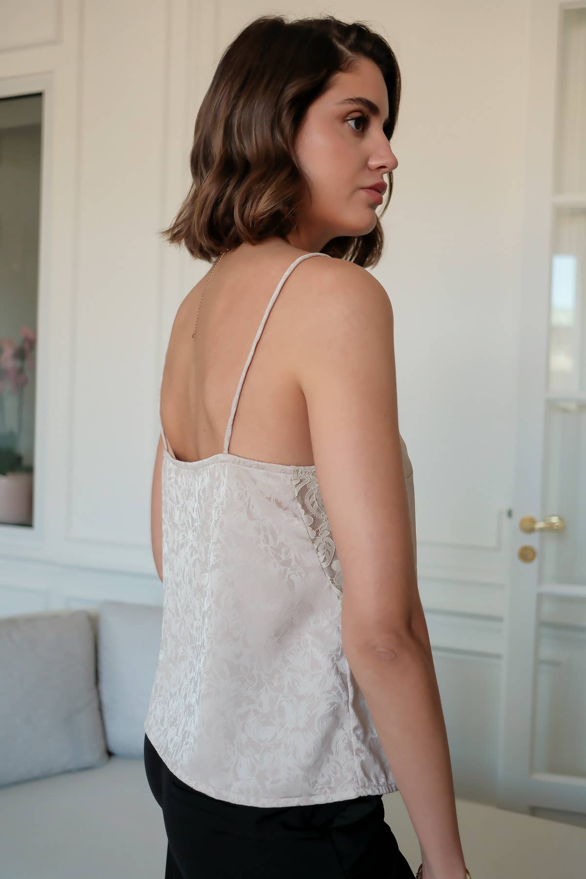 LOVIE & CO - Vente Caraco – femme - Top à bretelle jacquard fleuri et dentelle3