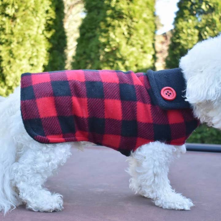 Manteau réversible pour chien à carreaux Buffalo rouge chaud pour la vente par Sassy Dog Fashions