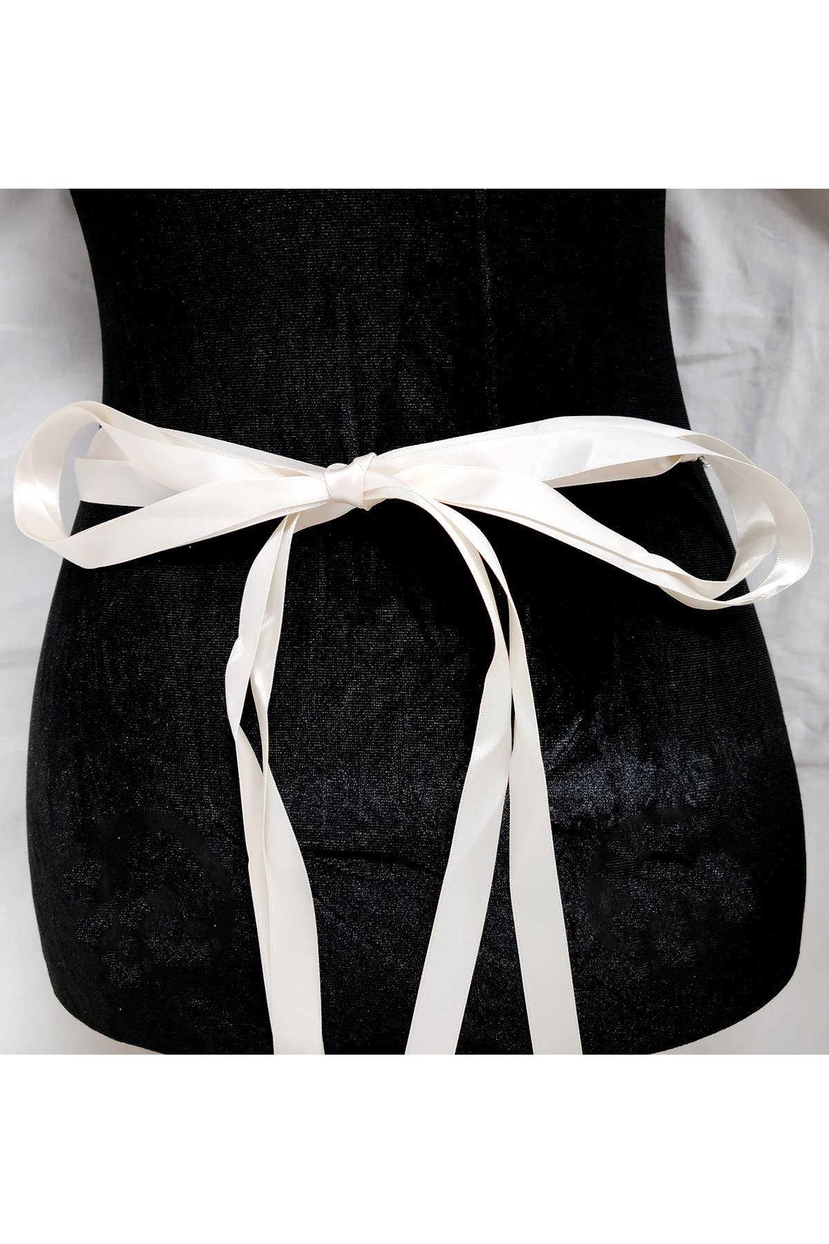 Chicas – wholesale Belt – Women's – Crystal Flower Belt With Ivory Ties 59215-3