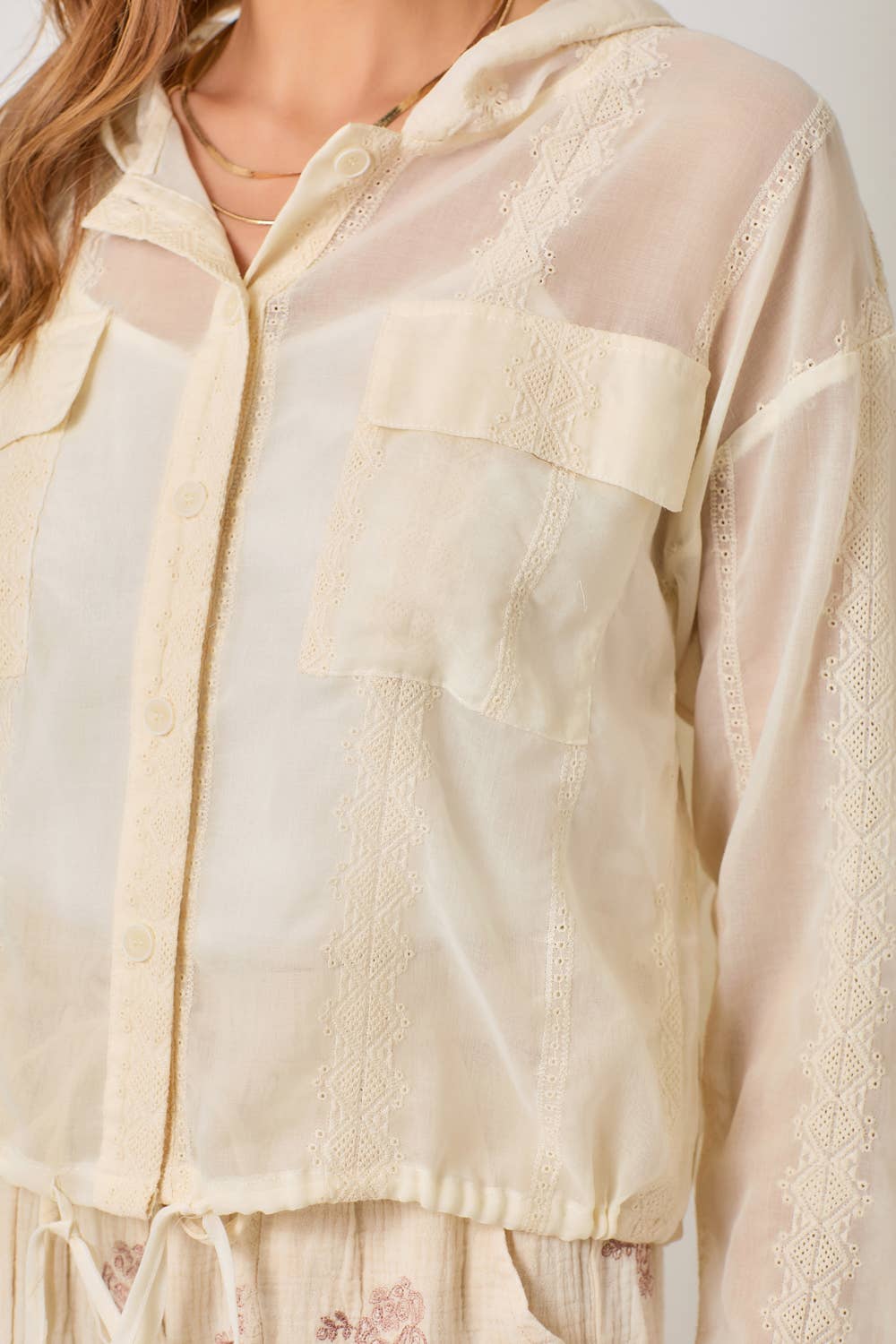 Mystree – Großhandel Jacke – Damen – 61094 Ösenverstellbare Kapuzenjacke mit Saum5