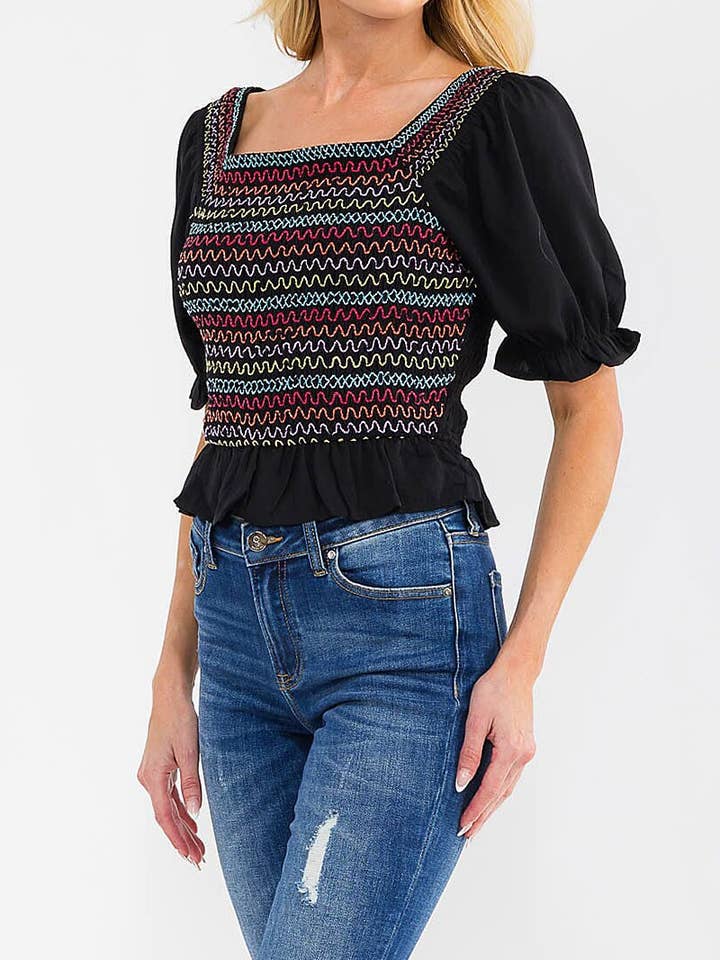 BLUSA CON BORDADO, ESCOTE CUADRADO Y MANGAS ABULLONADAS para venta al por mayor de ROUSSEAU