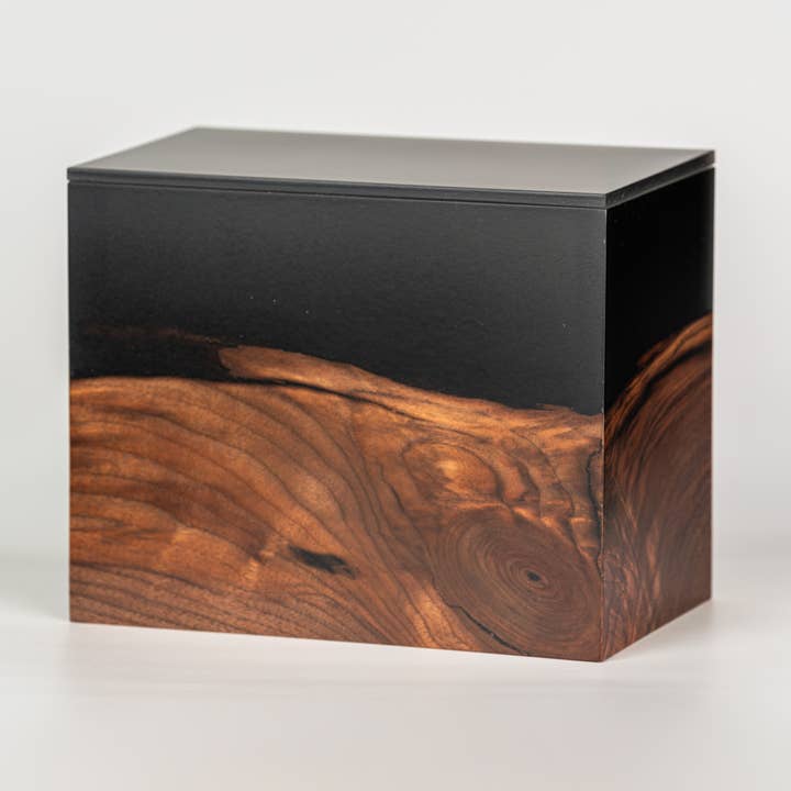 L'Urna Windsor - Urna 23 di 26 per la vendita all'ingrosso da parte di The Legacy Urn Company