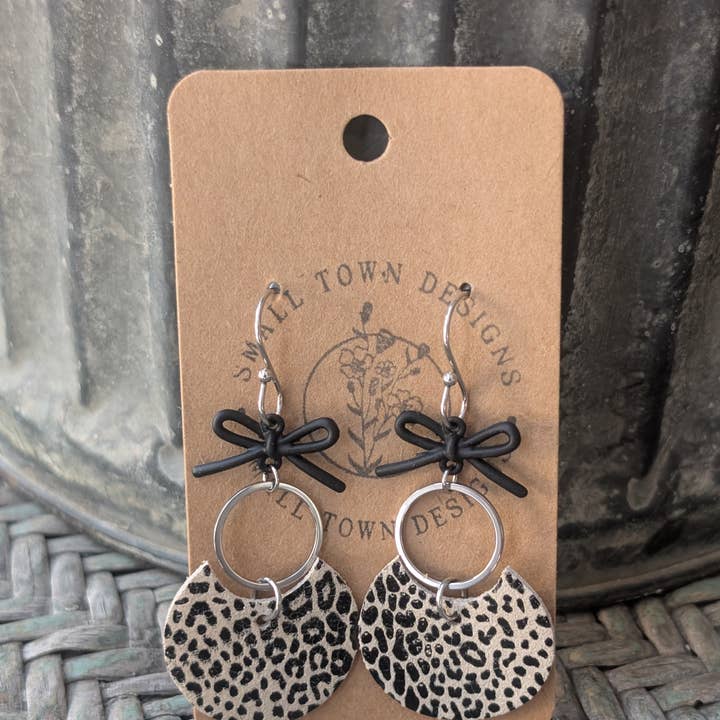 Small Town Designs - Wholesale Dangle Earrings - Jungle Leopard Drops0