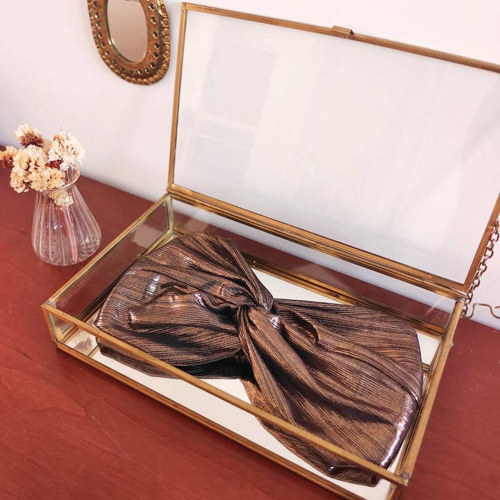 HEADBAND LAMÉ BRONZE / polyester plissé brillant pour la vente par Laure Derrey
