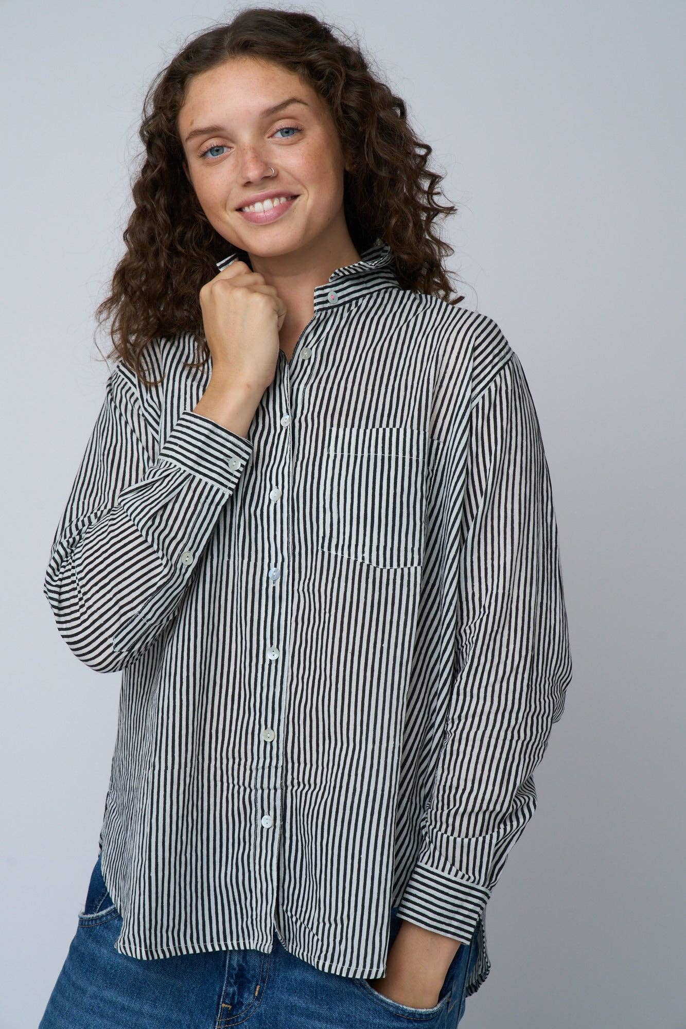 and for Good – Großhandel Hemd mit Button-down-Kragen – Damen – Good Boyfriend Shirt - Herrenmode Stripe Schwarz0