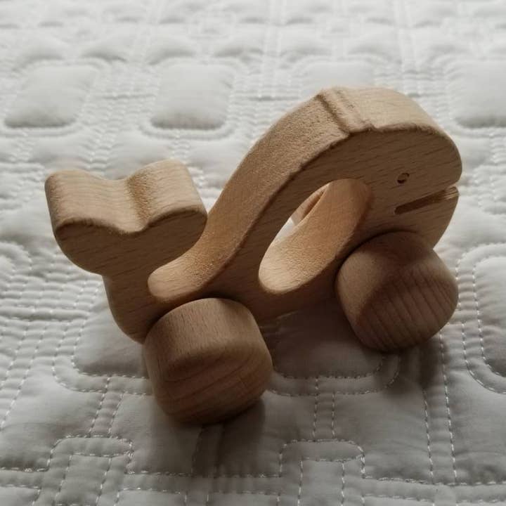 Wooden Whale Push Car Teether Toy for wholesale by D & C TOYS