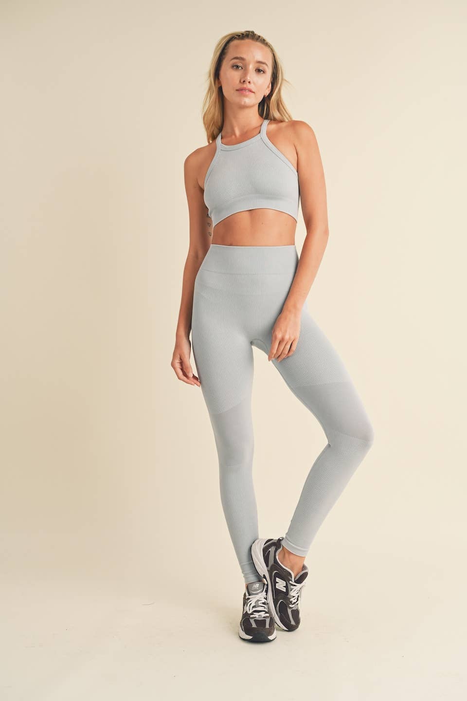 KIMBERLY C - Vente Ensemble de sport – femme - Ensemble soutien-gorge côtelé sans couture et legging à col haut1