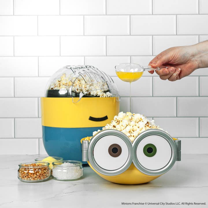 Uncanny Brands - Wholesale Kitchen Appliance - Uncanny Brands Minions Deluxe Popcorn Maker3