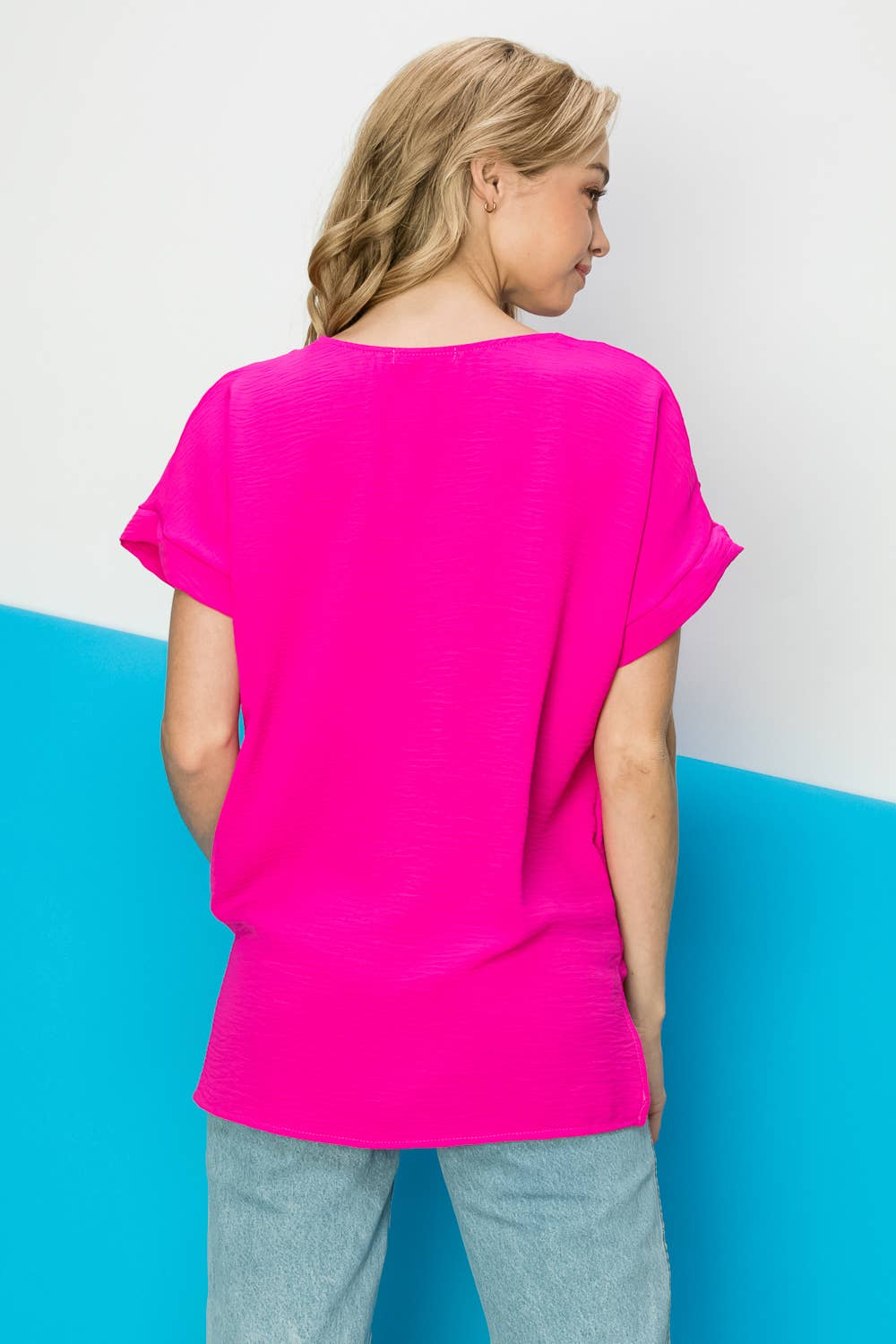 FSL Apparel - Vendita all'ingrosso Camicetta - Donna - ST3280 - TOP IN TESSUTO CON SCOLLO A V A MANICA CORTA, VESTIBILITÀ COMODA 33