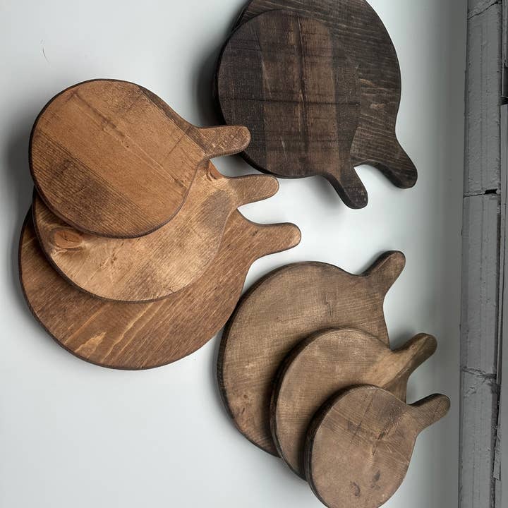 Heartland Designs - Wholesale Decorative Tabletop Object - Round board with handle