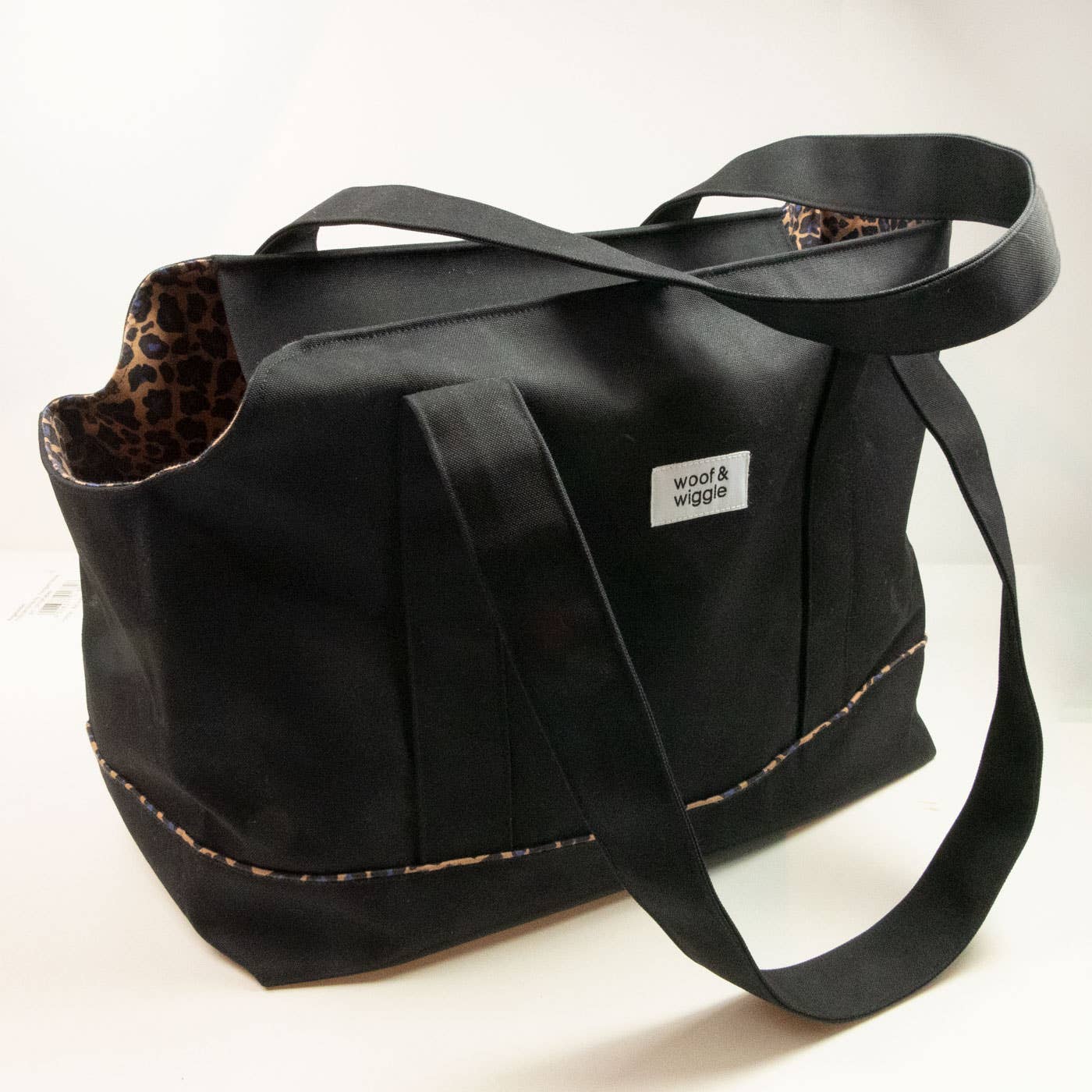 woof & wiggle - Wholesale Pet Carrier - Dog - Oh La La Leo dog bag3