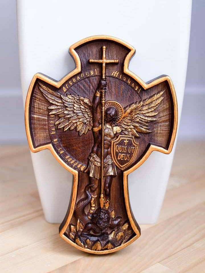 Cruz de Madeira de São Miguel Arcanjo por atacado de KozakWorkshop