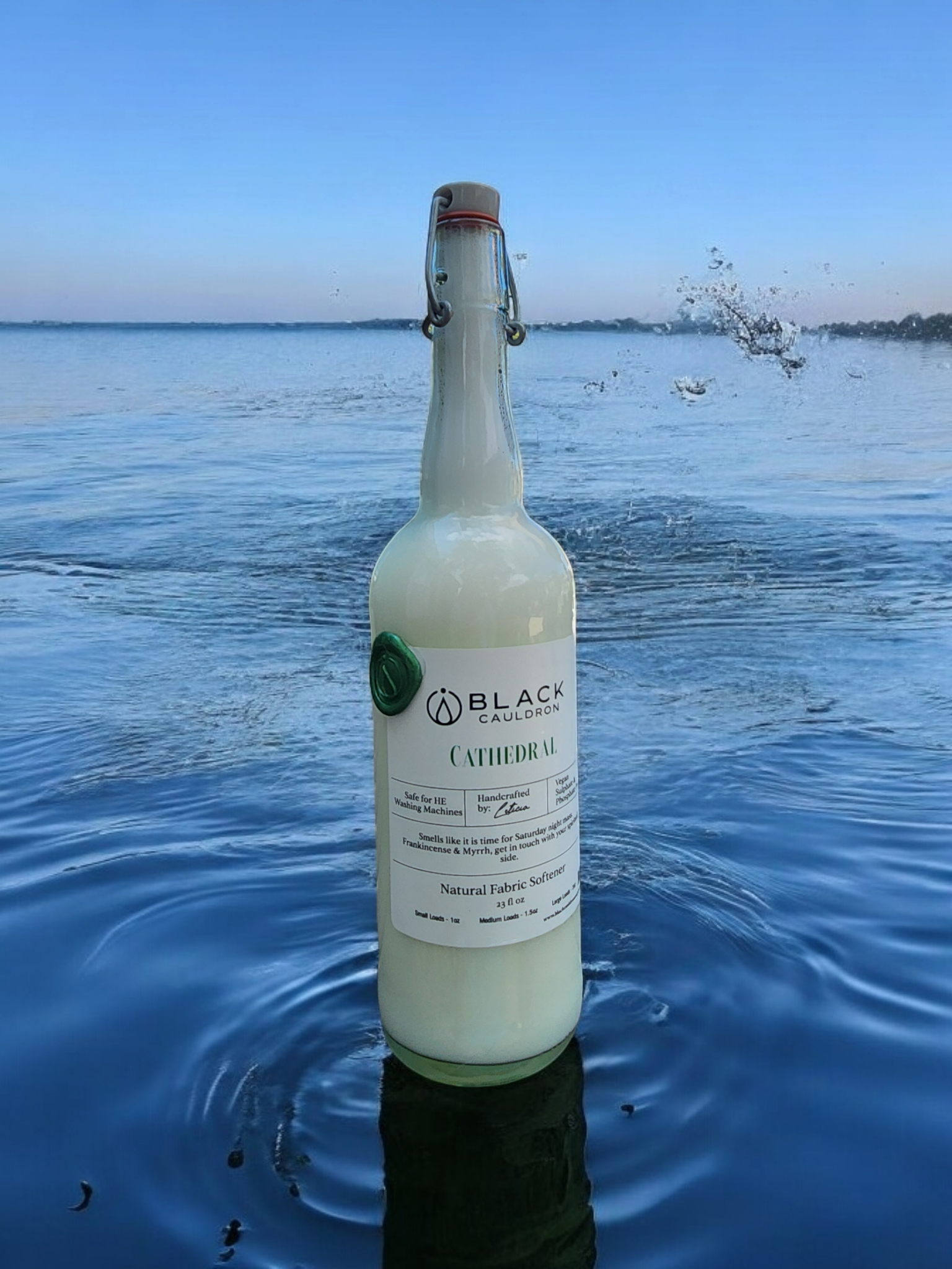 Black Cauldron Soap Co. – wholesale Sköljmedel – Katedral - Tygmjukgörande Balsam | Fräsch och Mjuk Tvätt 33oz3