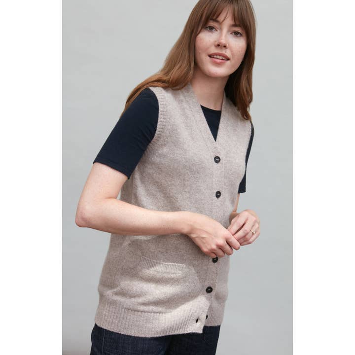 Damen-Lammwoll-Weste mit V-Ausschnitt und Taschen für den Großhandel von Paul James Knitwear