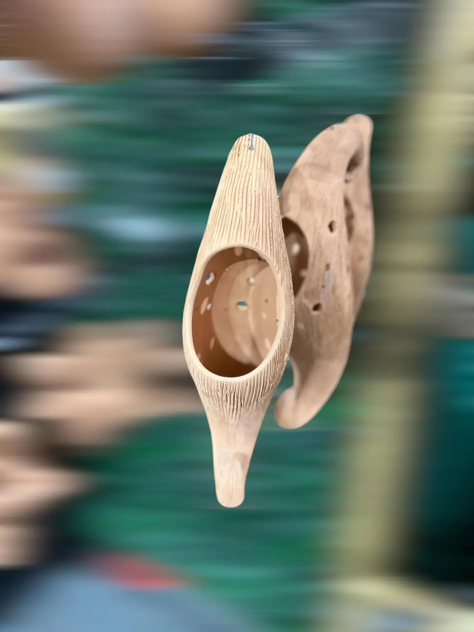 Handicraft Heaven - Vente Jardinière suspendue - Suspension en terre cuite faite à la main : forme sculpturale unique11