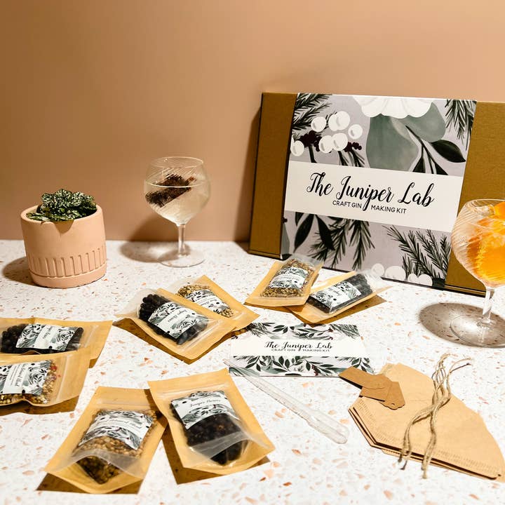 The Craft Connoisseurs - Wholesale DIY drink kit - Craft Gin Making Kit13