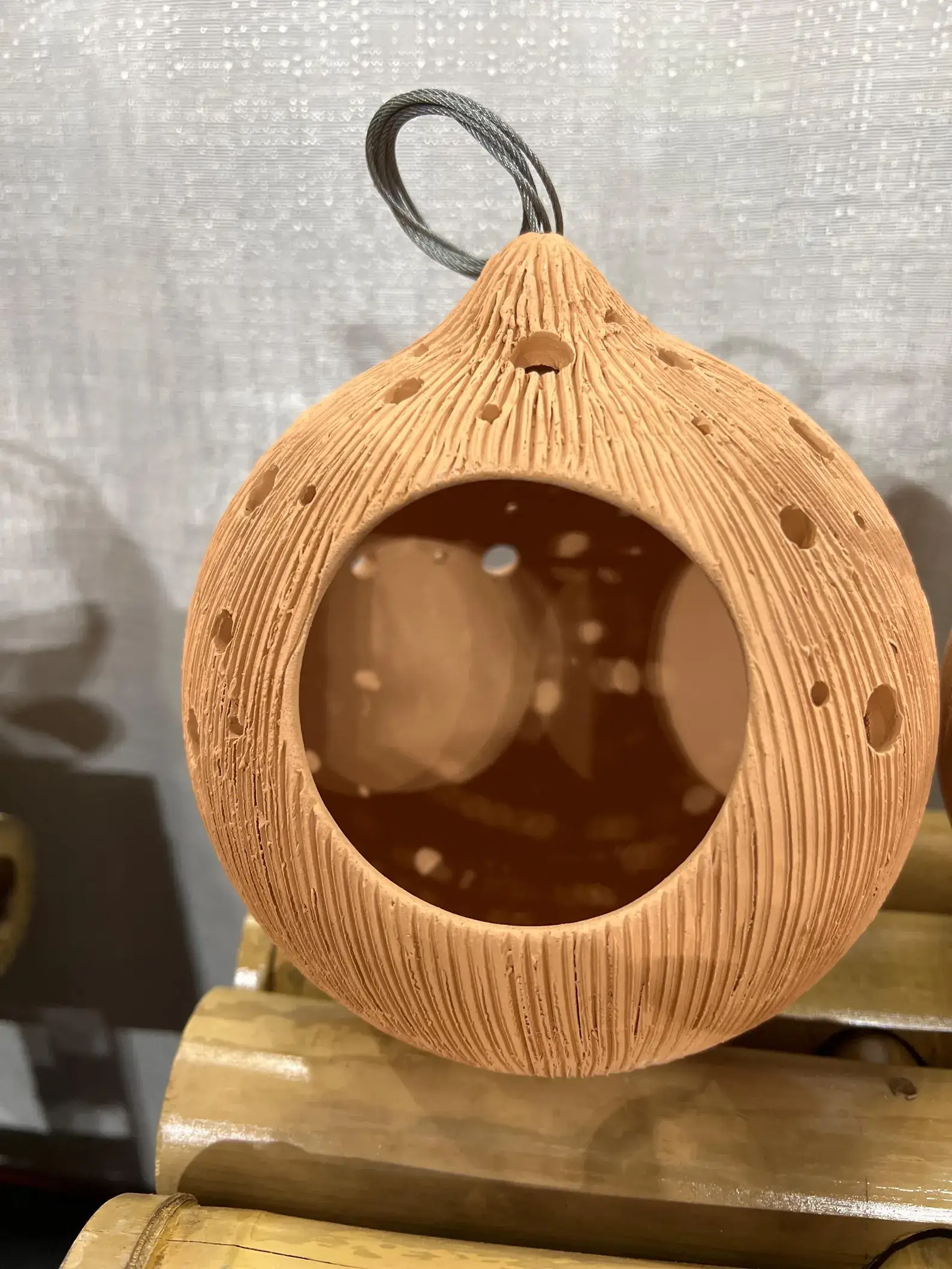 Handicraft Heaven - Vente Jardinière suspendue - Suspension en terre cuite faite à la main : forme sculpturale unique7