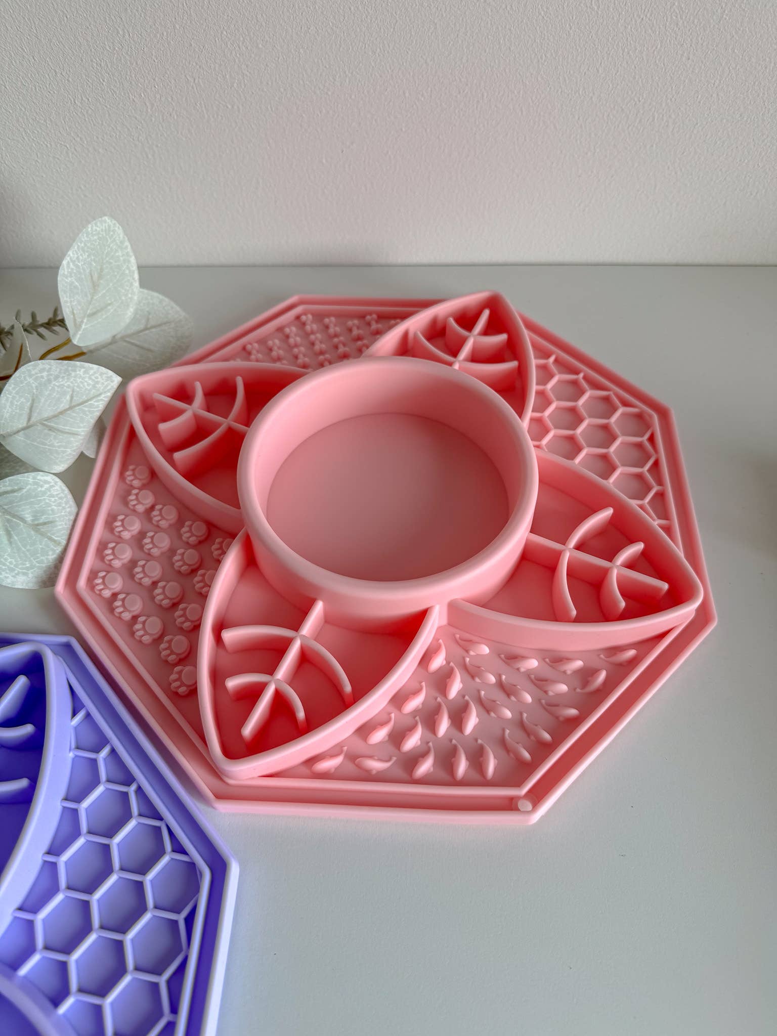 Doggotique - Wholesale Pet Bowl - Cat/Dog - Lick Mat Lotus Pink&Purple, Slow Bowl for Dogs and Cats1