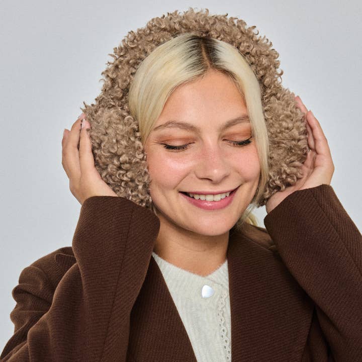BYREN | ÉLINE L'ATELIER - Wholesale Earwarmers/Ear Muffs - Women's - CC11 faux fur earmuffs5