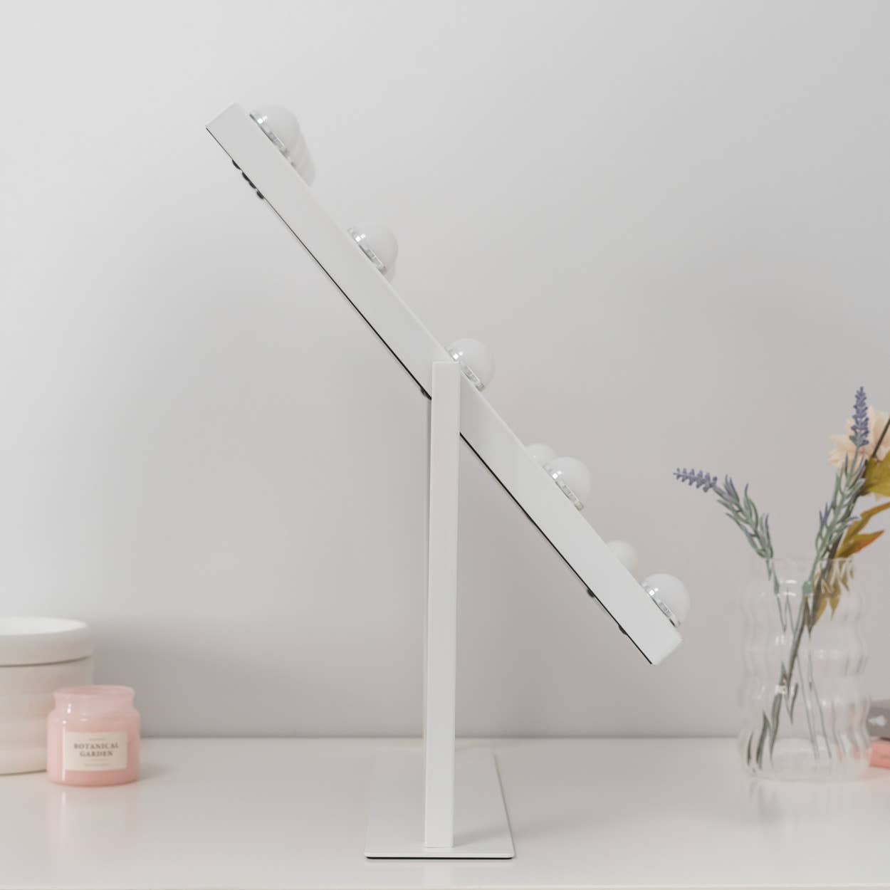 Flamingueo - Wholesale Makeup Mirror - Espejo reclinable con 12 luces LED de Hollywood ENCHUFE UE7