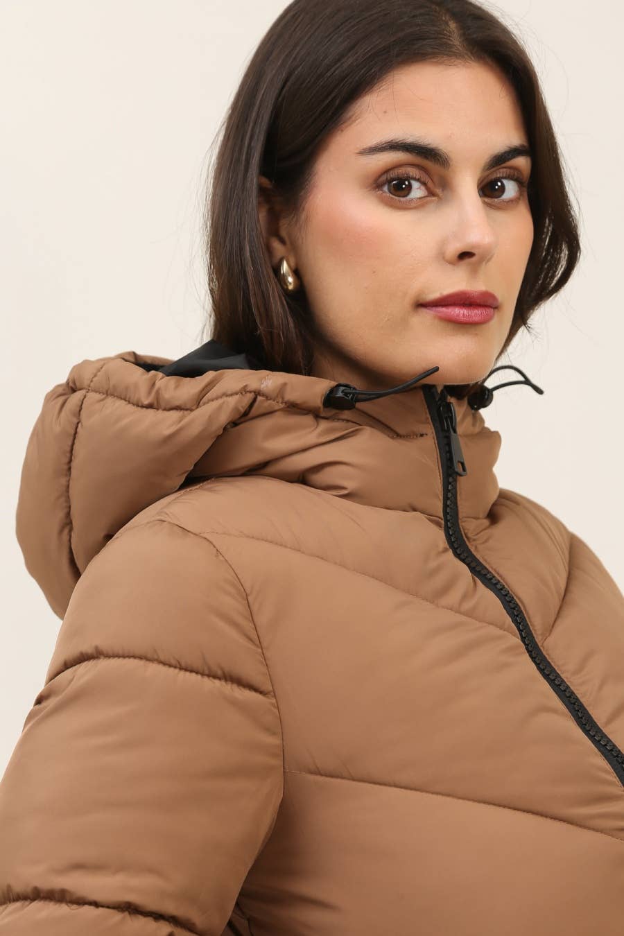 Attrait Paris - Wholesale Puffer Jacket - Women's - Mid-length down jacket with hood10